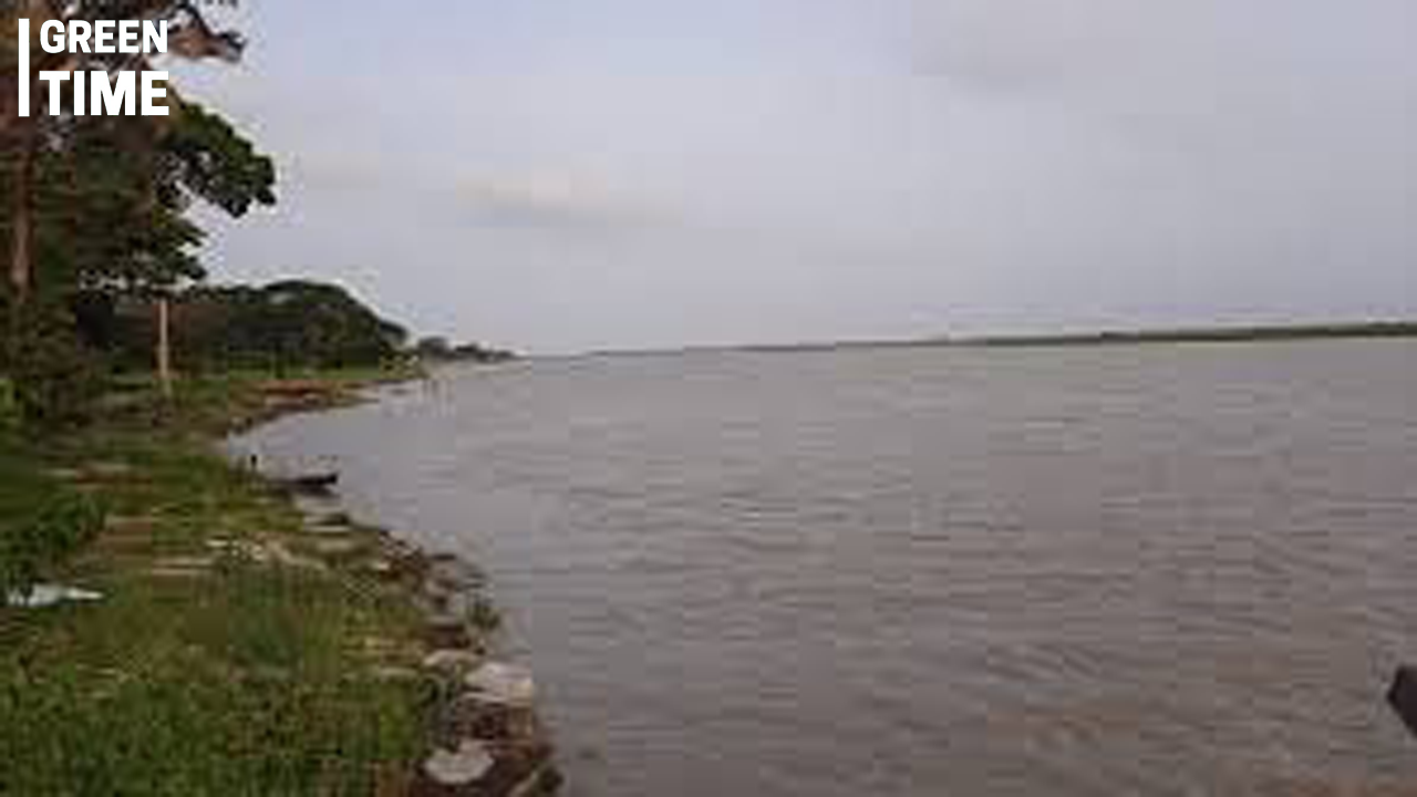 Rising and Falling Water Levels in Bangladesh Rivers Monitored by FFWC