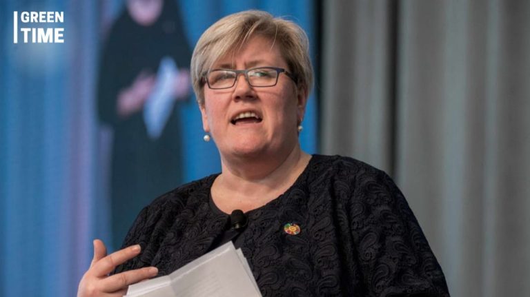 UK Climate Envoy’s Dual Role Sparks Debate Over Fossil Fuel Links