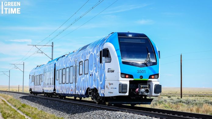 Zero-emission hydrogen passenger train