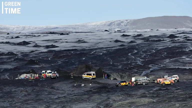 American Tourist Dies in Ice Cave Collapse in Iceland Amid Growing “Last Chance Tourism” Trend